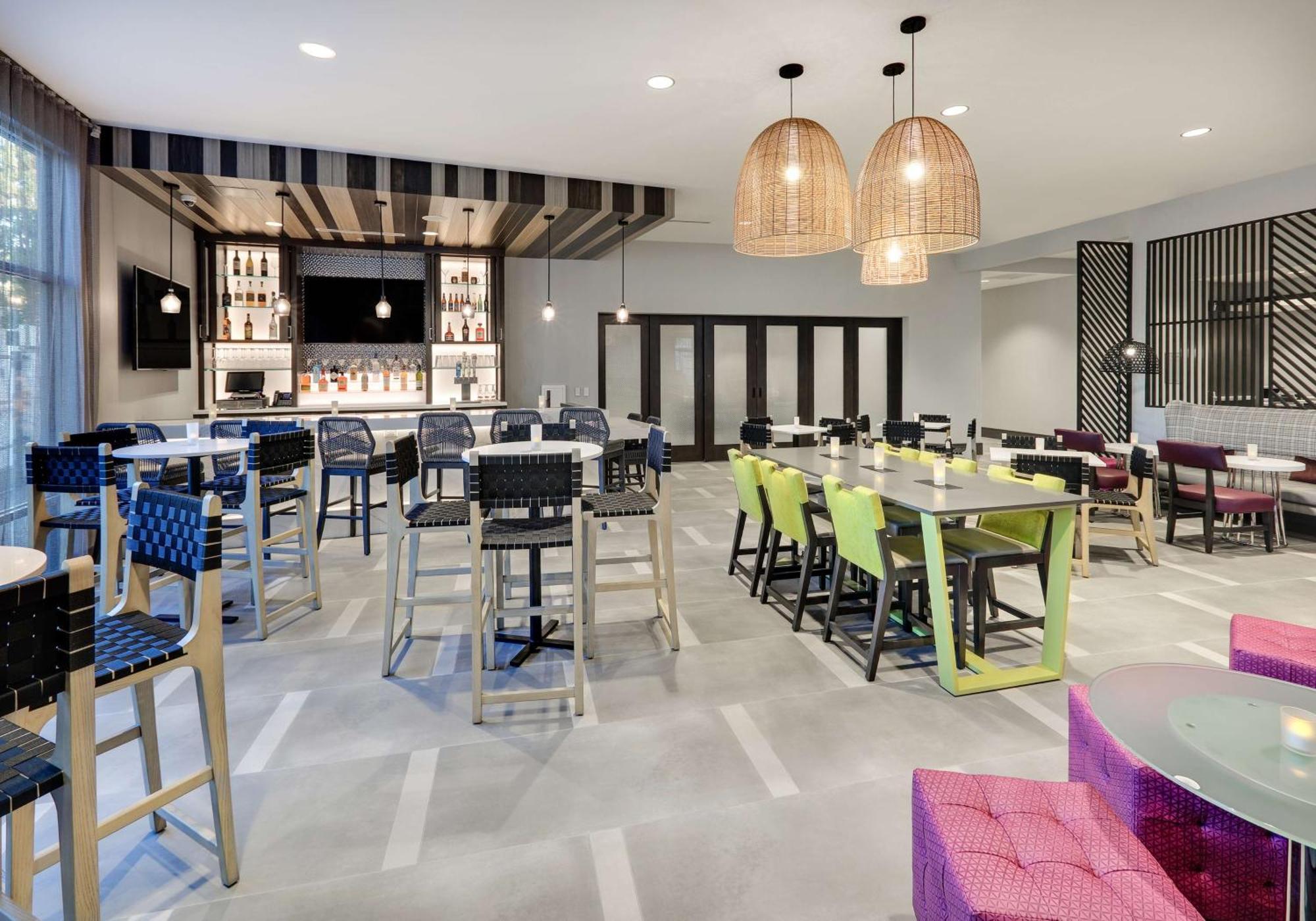 Homewood By Hilton Irvine Spectrum Forest Hotel 3*