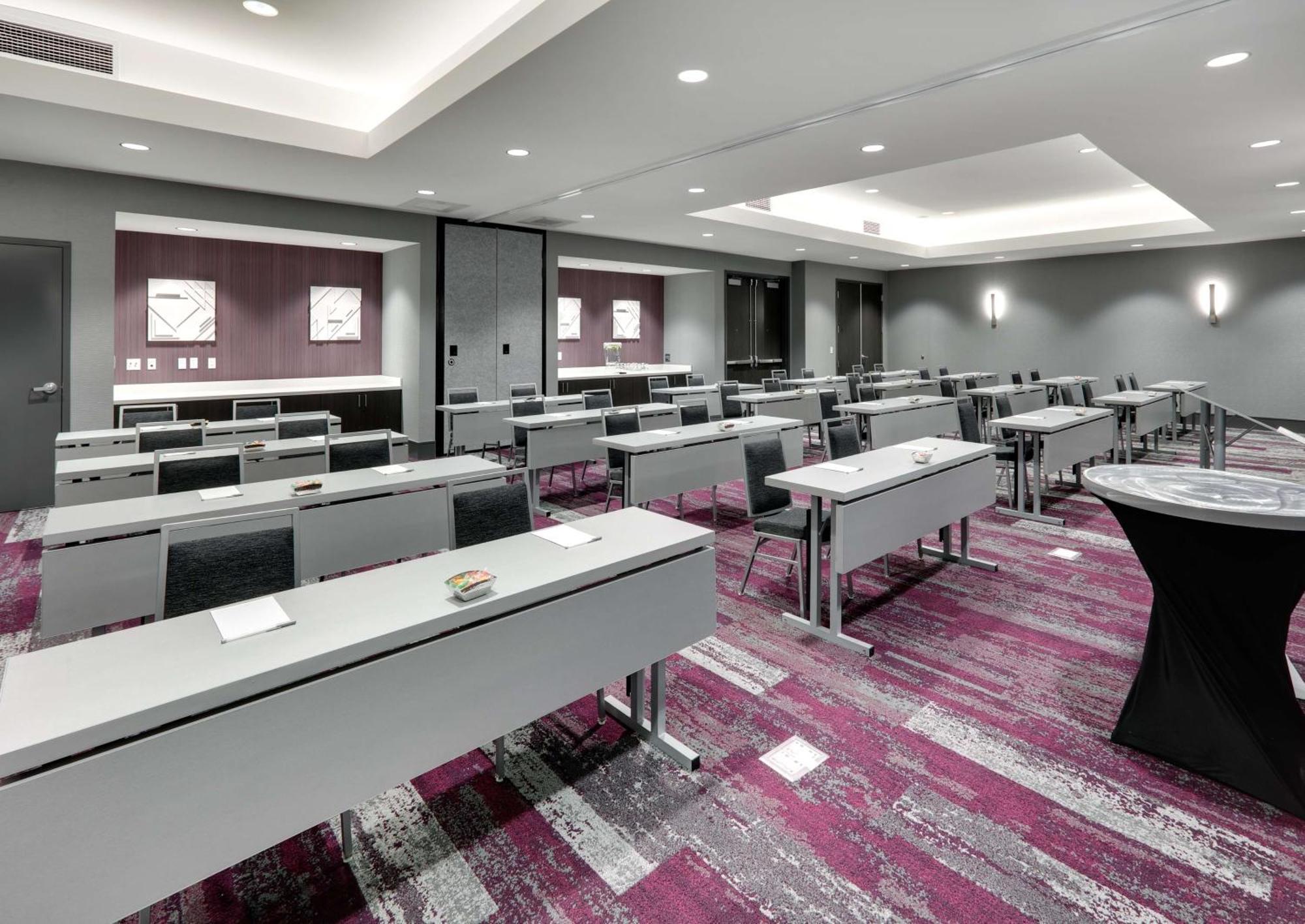Hotel Homewood By Hilton Irvine Spectrum Forest 3*